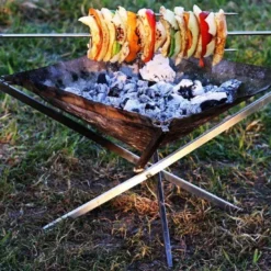 Firekorf + Grill + Spit : Opvouwbare Vuurkorf / Vuurschaal Met Rooster En Spit - Draagbare BBQ - Opbergtas - Kampeer Grill - Kookset 21 Firekorf + Grill + Spit : Opvouwbare Vuurkorf / Vuurschaal Met Rooster En Spit - Draagbare BBQ - Opbergtas - Kampeer Grill - Kookset -Goedkope Licht Tent Winkel 1200x685