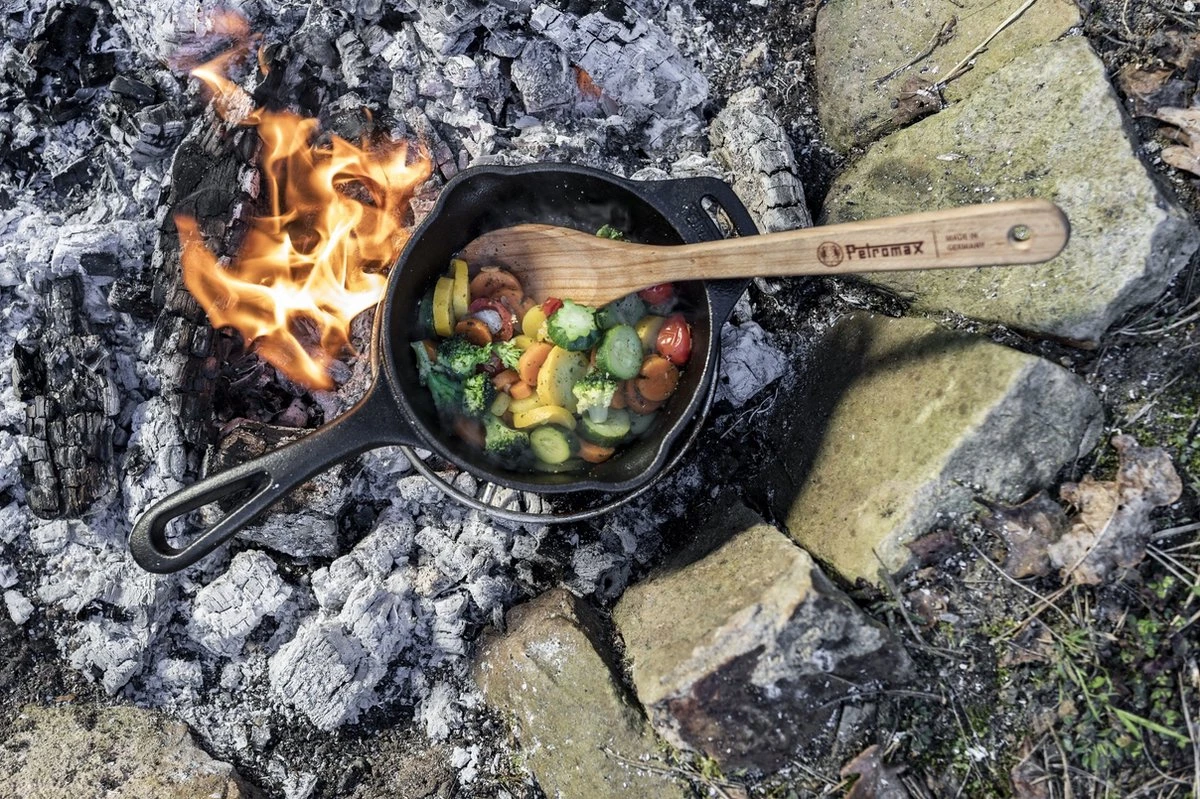 Petromax KR1 Gietijzeren Steelpan Met Deksel (1 Liter) 12 Petromax KR1 Gietijzeren Steelpan Met Deksel (1 Liter) - Afbeelding 10