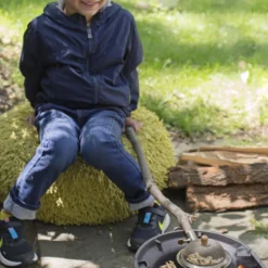 Kikkerland Huckleberry Popcorn Maker - Maak Je Eigen Popcorn - Popcornpan - Kampvuur - Buitenspeelgoed - Buitenspelen - Kamperen -Goedkope Licht Tent Winkel 872x1200